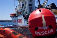 El Govern espanyol diu que el capit de l'Open Arms té l'"obligació" de conduir-lo a port segur