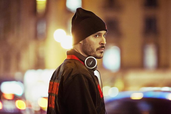     David Gilaberte se ha hecho esperar. Tras los discos de R de Rumba, Kase.O y Hate, los seguidores de Violadores del Verso esperaban el estreno de Lírico en una referencia en solitario. Ha tardado más de dos años, pero por fin ha publicado 'Un antes 