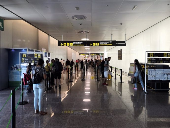 Imatge de la T2 de l'Aeroport de Barcelona sobre les 14 hores del 9 d'agost