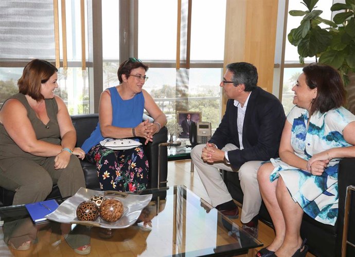 El presidente de Diputación se reúne con alcaldesa de Atajate