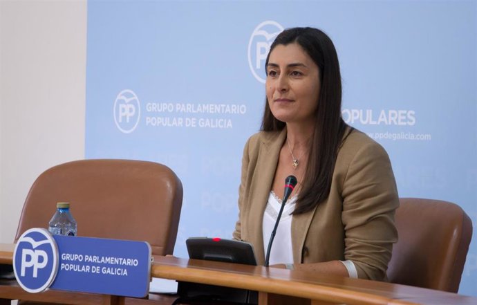 La viceportavoz del grupo parlamentario del PPdeG, Marta Rodríguez, en rueda de prensa
