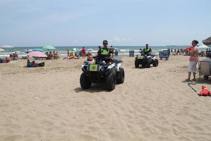 Patrullas de la Policía Local en la playa