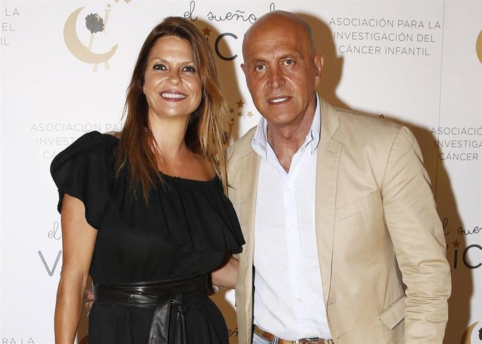 El Palco de honor del estadio Santiago Bernabéu acogió la puesta de largo de 'El sueño de Vicky', la asociación creada por la madre de un niña de 4 años que falleció en su intento de vencer el cáncer tras dos años de tratamientos oncológicos. Como no pu