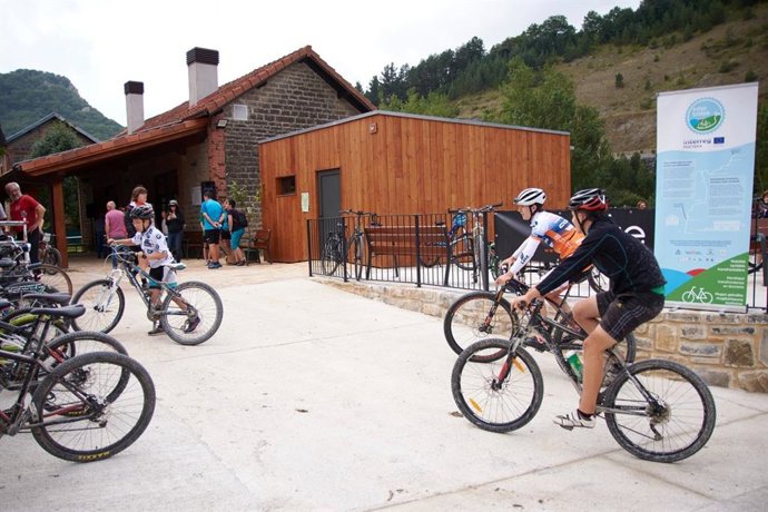 Exterior del Centro Logístico de la Bicicleta Ederbidea