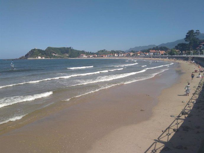 Bandera amarilla, playa, playa de Ribadesella, verano, Asturias, turismo, salvamento, 112 Asturias, socorrista