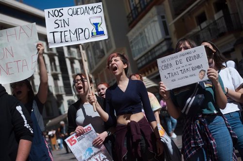 Estudiantes participan en una protesta en Málaga organizada por 'Fridays For Future' el pasado 15 de marzo, jornada de huelga internacional por el clima.