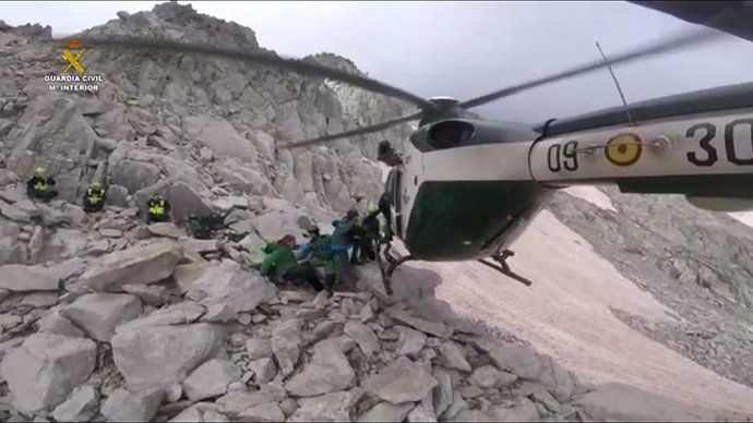 Rescate de la Guardia Civil con helicóptero