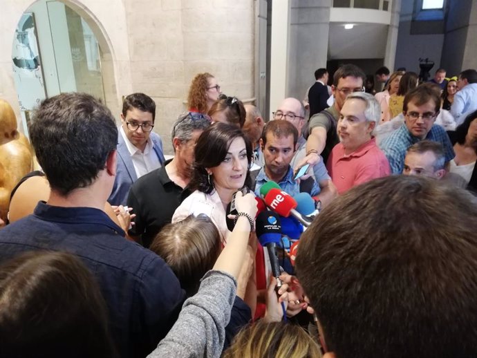 Concha Andreu atiende a los medios tras su segunda investidura como presidenta regional fallida