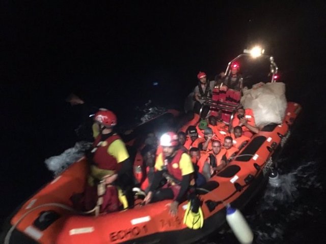 VÍDEO: El 'Open Arms' rescata a 39 personas más en el Mediterráneo
