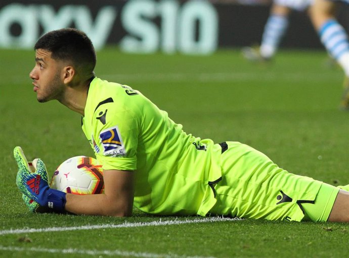 Rulli defendiendo la portería de la Real Sociedad