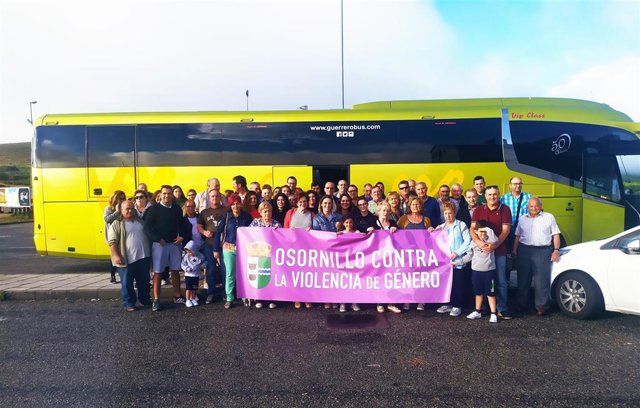 Vecinos y personas vinculadas a Osornillo, en el viaje a Galicia.
