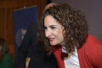 Montero dice que "lo urgente" es que el Open Arms entre en el puerto seguro más cercano e Italia "respete la ley"