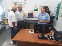 La Junta refuerza el personal sanitario en las zonas costeras en un 16% respecto a 2018 para garantizar la asistencia