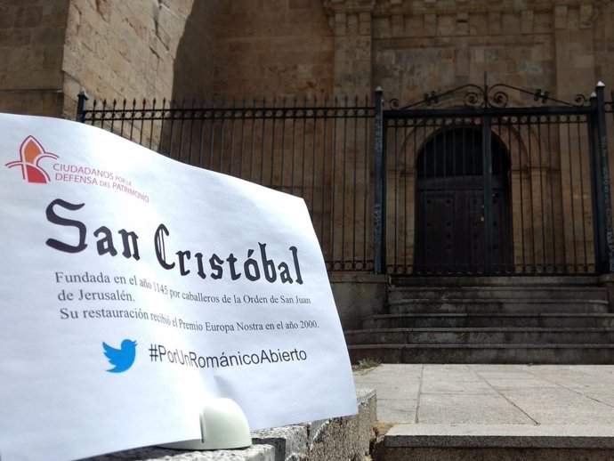 Uno de los carteles de Ciudadanos por la Defensa del Patrimonio en apoyo a la campaña #PorUnRománicoAbierto.