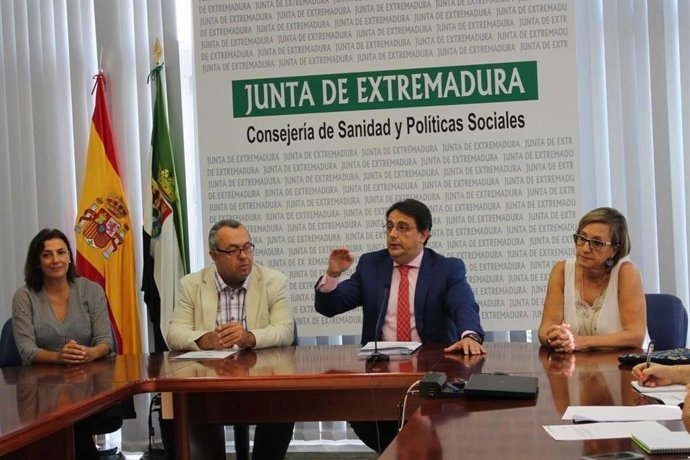 El consejero de Sanidad, José María Vergeles, en rueda de prensa