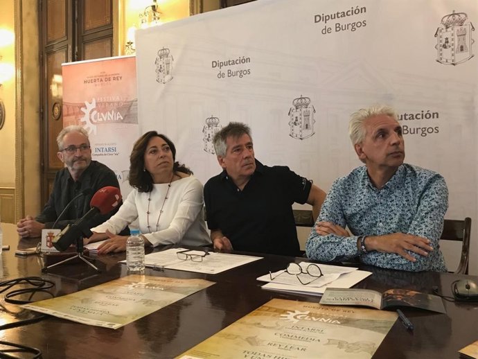 José Antonio Cámara, alcalde de Huerta del Rey, Raquel Contreras, diputada provincial, José María Sáez, jefe del Área Cultura de la Diputación de Burgos, y Miguel Ángel Vieira, asesor cultural.