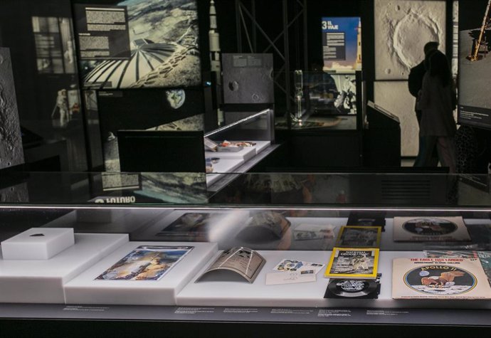 Exposición 'Tintín y la luna. Cincuenta años de la primera misión tripulada'. En el CaixaForum.