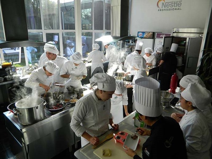 Nestlé amplía su programa de formación para jóvenes en el área de Foodservice a todo el mundo