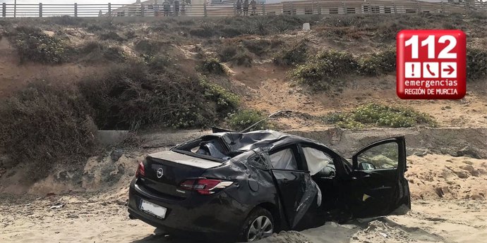 Vehículo accidentado en La Manga