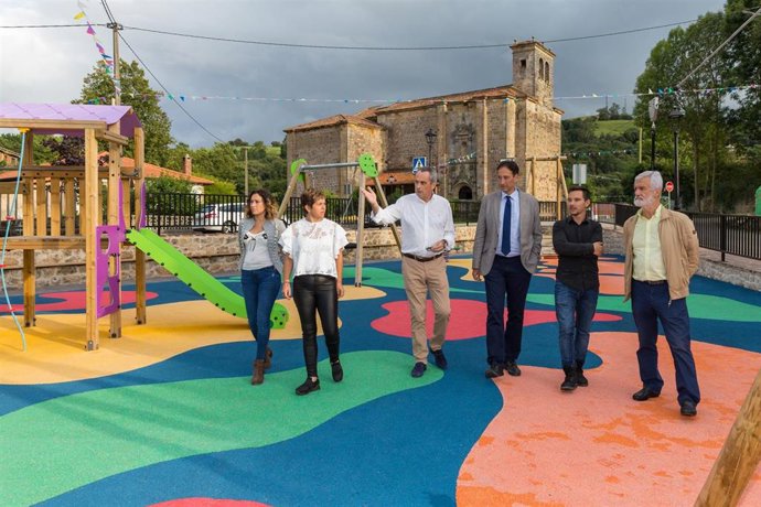 El consejero de Obras Públicas, Ordenación del Territorio y Urbanismo, José Luis Gochicoa