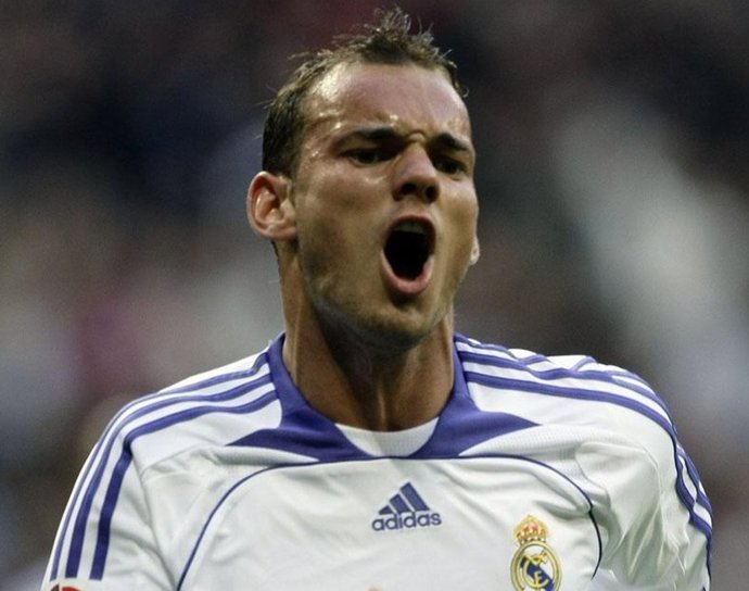 Weslry Sneijder celebra un gol con el Real Madrid