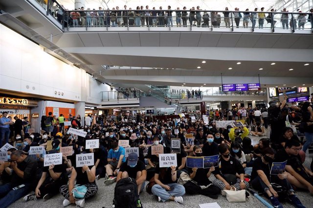 Protestas en el aeropuerto de Hong Kong