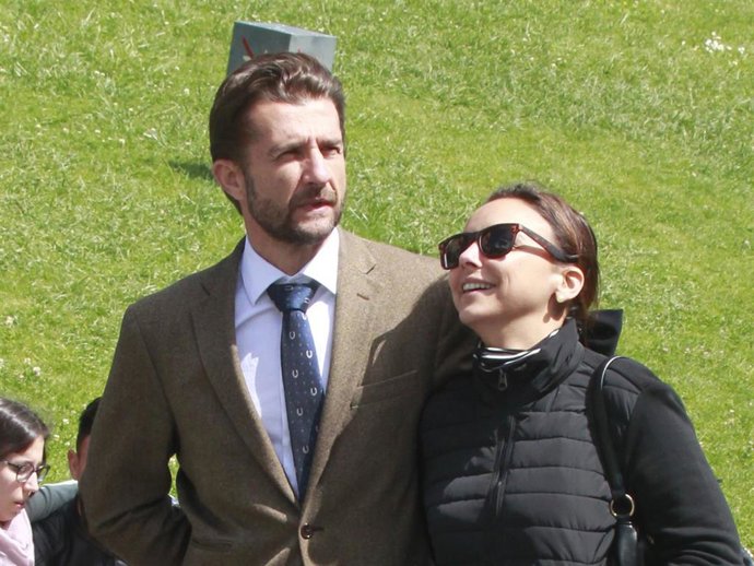 CHENOA Y SU NOVIO DISFRUTAN DE LA TARDE EN EL MUSEO DEL PRADO