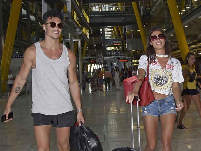 KIKO JIMENEZ Y SOFIA SUESCUN REGRESAN DE SU VIAJE A IBIZA