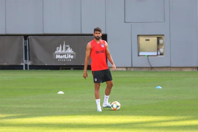 25 July 2019, US, East Rutherford: Atletico Madrid's Diego Costa takes part in a training session at MetLife Stadium ahead of Saturday's 2019 International Champions Cup soccer match against Real Madrid. Photo: William Volcov/ZUMA Wire/dpa