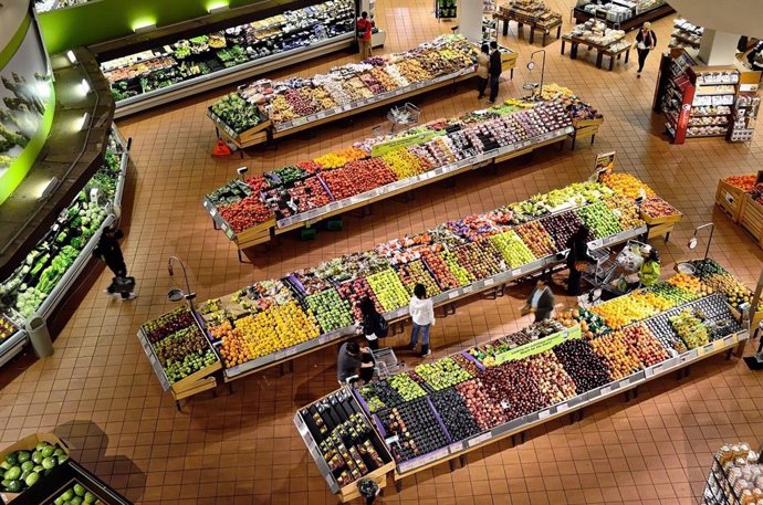 Imagen de recurso de consumidores en un supermercado.