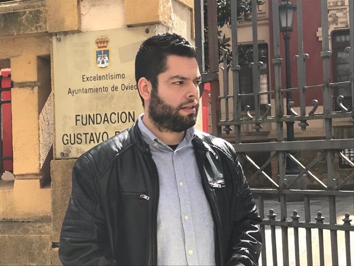 El concejal de Somos en el Ayuntamiento de Oviedo, Rubén Rosón.