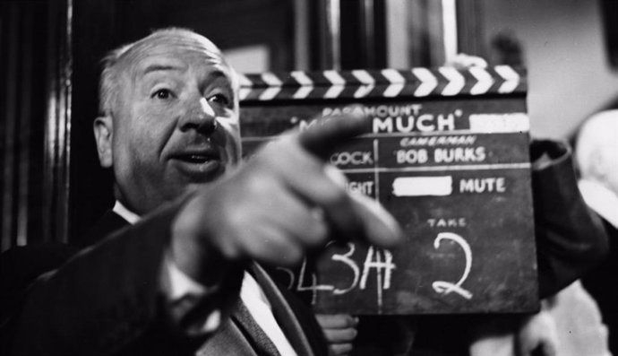 Alfred Hitchcock durante el rodaje de 'El hombre que sabía demasiado', el remake de su película homónima realizado en 1956