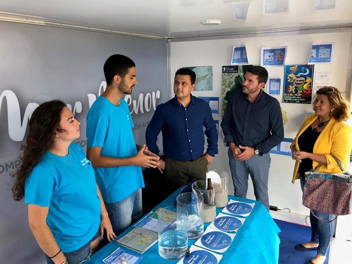 El taller 'Naturalmente Mar Menor' recorre su litoral para concienciar de su cui