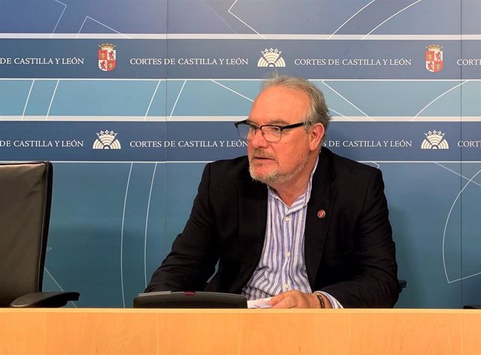 El coordinador de Hacienda del PSCyL, José Francisco Martín, en una rueda de prensa sobre el impuesto a Garoña.