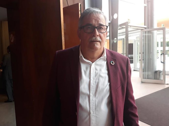 El alcalde de Mieres, Anibal Vázquez, antes de asistir a un acto en la Fidma