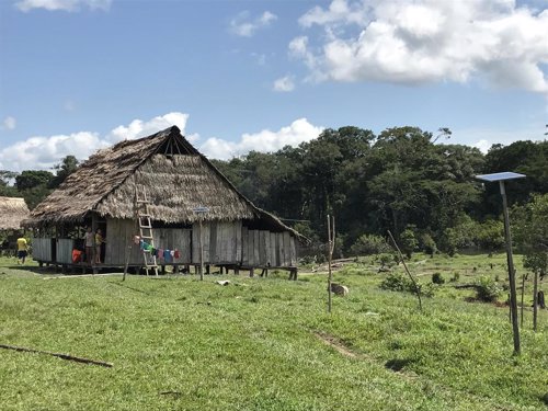 Acciona amplía su programa 'Luz en Casa Amazonía' y llevará luz eléctrica a 1.400 familias en la Amazonia