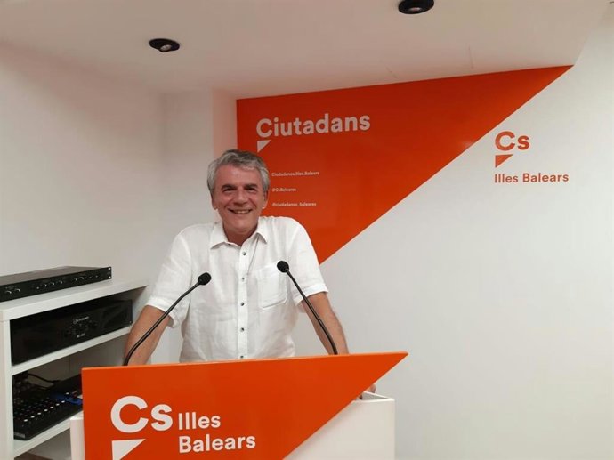 Juan Antonio Guzmán en roda de premsa després de ser nombrat nou coordinador de l'agrupació de Cs Palma.
