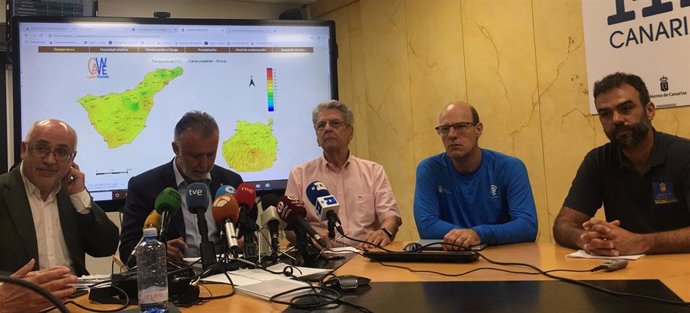 Antonio Morales, Ángel Víctor Torres, Julio Pérez, Florencio López y Federico Grillo en rueda de prensa sobre los incendios en Gran Canaria