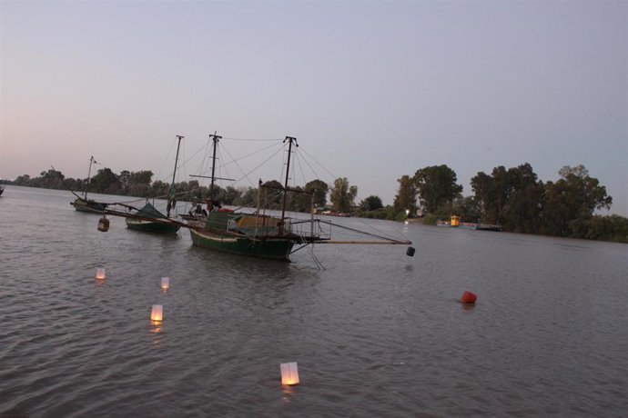 Coria del Río acoge por tercer año consecutivo la ceremonia Toro Nagashi, una tradición japonesa