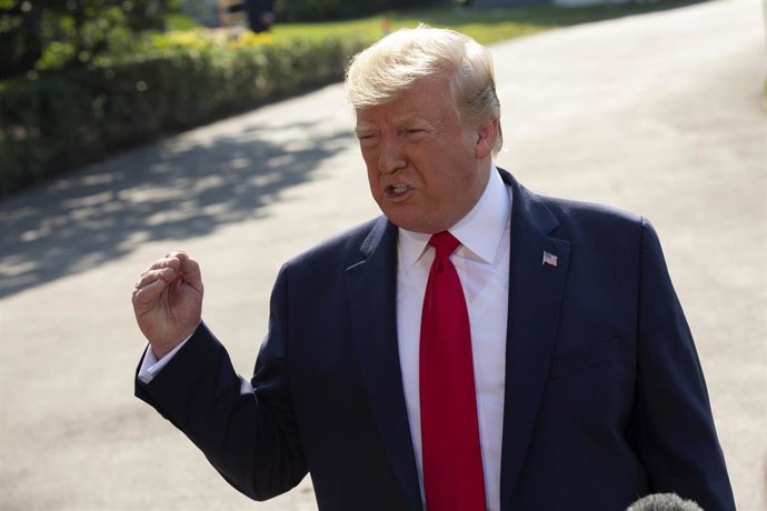 Trump departs White House