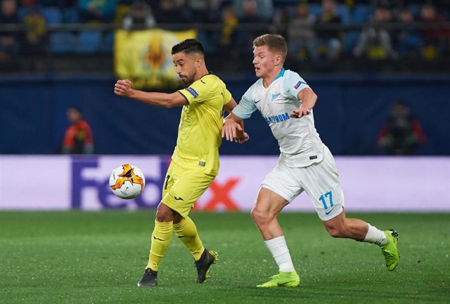 Jaume Costa pelea con Oleg Shatov en el Villlareal-Zenit de la Liga Europa 2018-2019