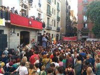 Asistentes al pregón de la Festa Major de Grcia pitan a Collboni durante su intervención