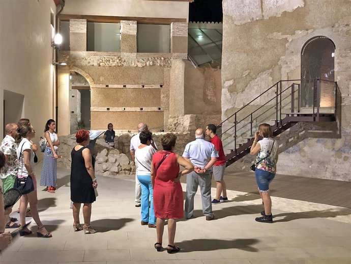 Una de las visitas guiadas a la Torre de la Alquería de Huétor Tájar (Granada)