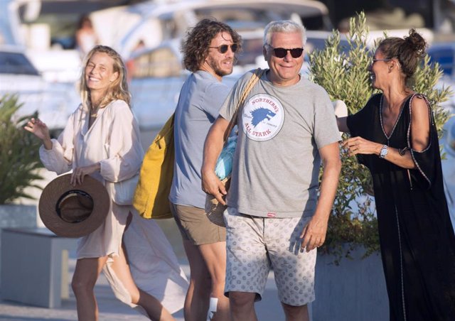 Vanesa Puyol y Carles Puyol disfrutan de sus vacaciones en Ibiza