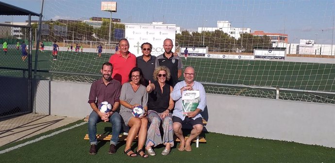 Presentación del III Trofeo de Fútbol a beneficio de la AECC en Palma.