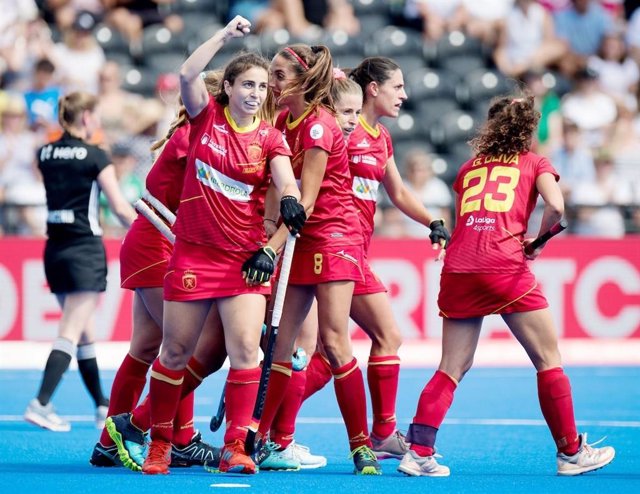 Las jugadoras de la selección femenina de hockey hierba celebran un gol en el Mundial.