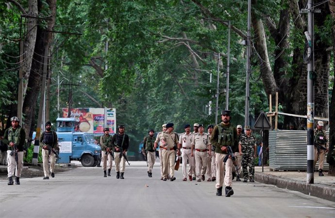 Despliegue de las fuerzas de seguridad indias en Srinagar, Cachemira
