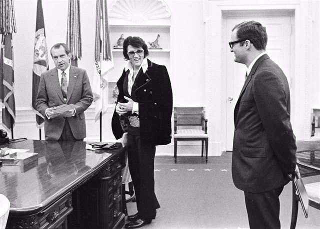 President Richard Nixon meets with Elvis Presley