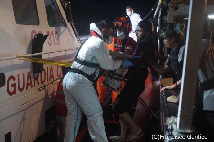 Desembarco de migrantes del Open Arms