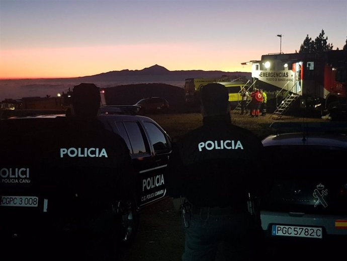 Policía canaria durante el incendio en la cumbre de Gran Canaria